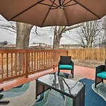 Chic Memphis Home With Deck About 2 Mi To Dtwn!