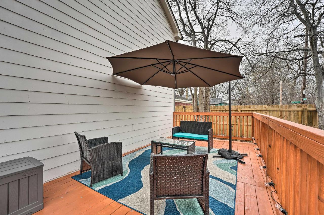 Chic With Deck About 2 Mi To Dtwn! Holiday home